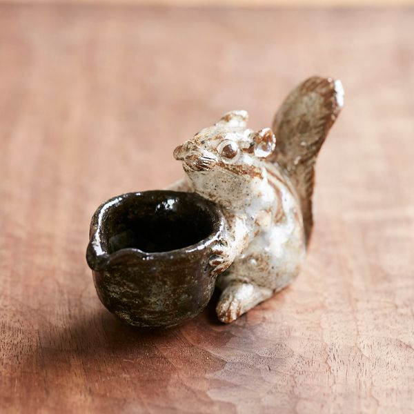 小杉窯/「どーぞ」のリス ミルクピッチャー -つぶらな瞳で見上げて