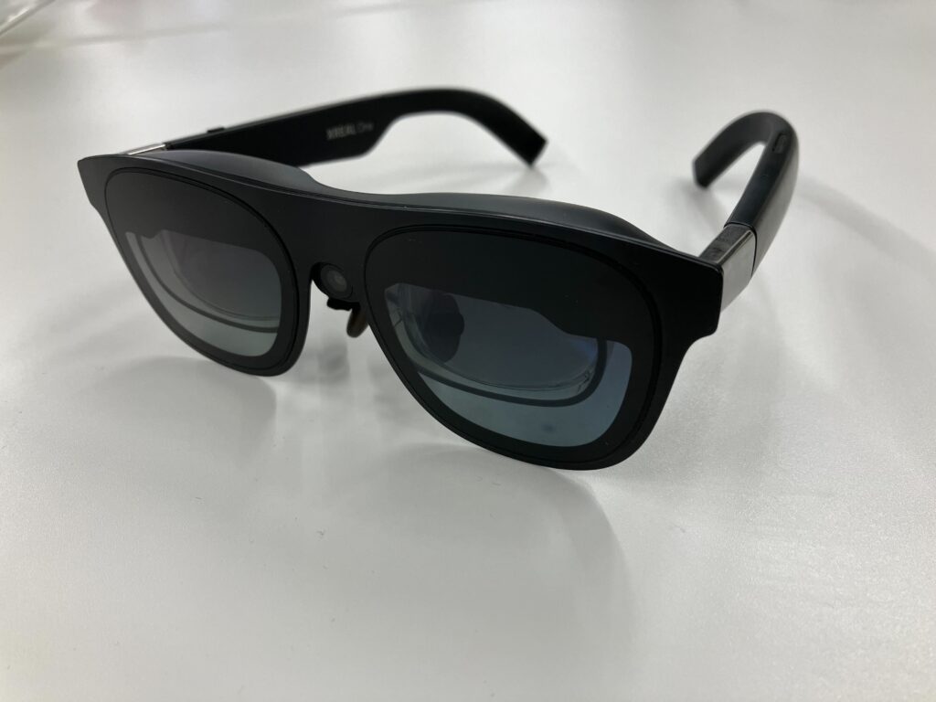 XREAL ONE VRグラス　※一度だけ使用しました(>_<) 新型ARグラス｢XREAL One｣17日発売。ケーブル1本で大画面で作業可能