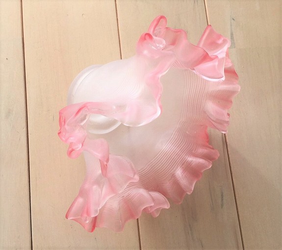 オパールガラス ホブネイル ピンク フリル ランプシェード 吹きガラス