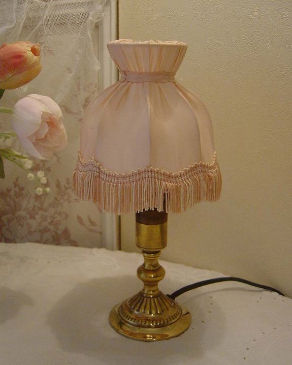 フランスアンティークのミニランプシェード＆小さな真鍮テーブルランプ