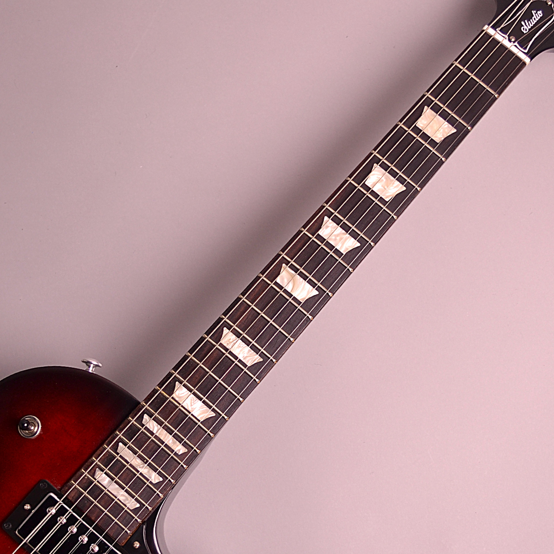 入荷情報】Gibson – Les Paul Studio 2017 Black Cherry Burst｜島村