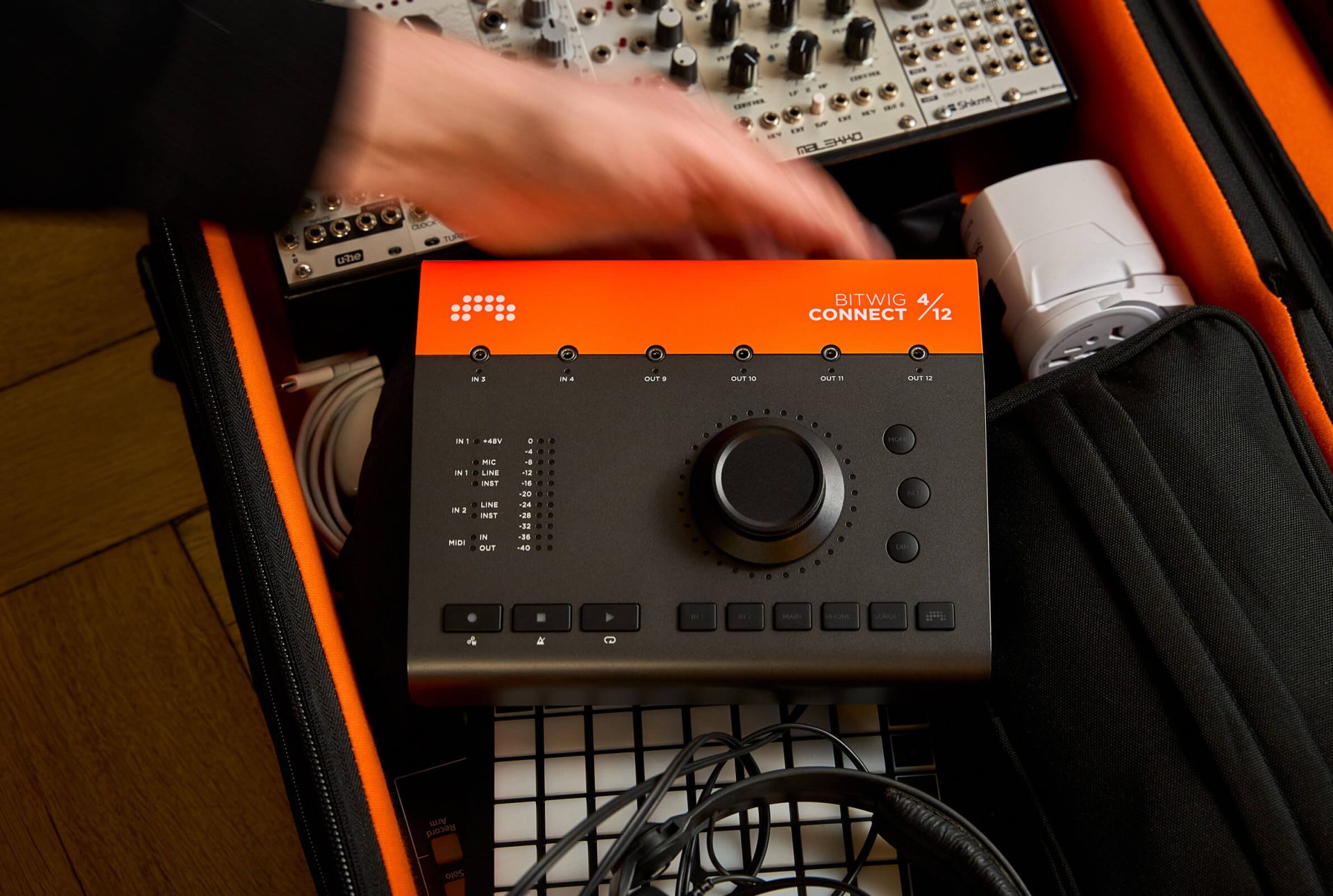 Bitwig Connect 4/12 | CV / MIDI対応の4 IN / 12OUT オーディオ