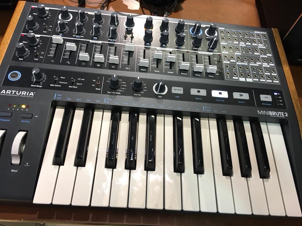 パッチングできる高コスパ・アナログ・シンセサイザー Arturia