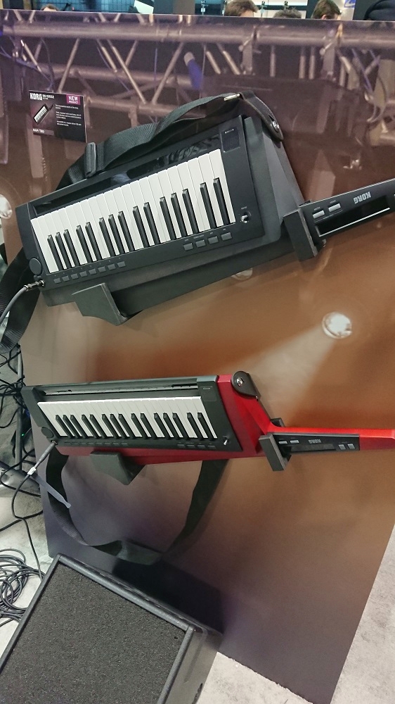 KORG RK-100S 2BK / 2RD / 2WH | 人気のショルダーキーボードが復活