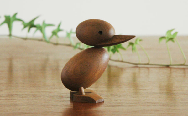 ユニークな自然木の置物 木の温もりが伝わるアーキテクトメイドの木製