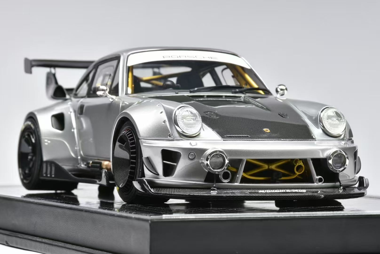 極美品 イグニッションモデル 1/18 RWB 964 With Engine 1/18 Ignition