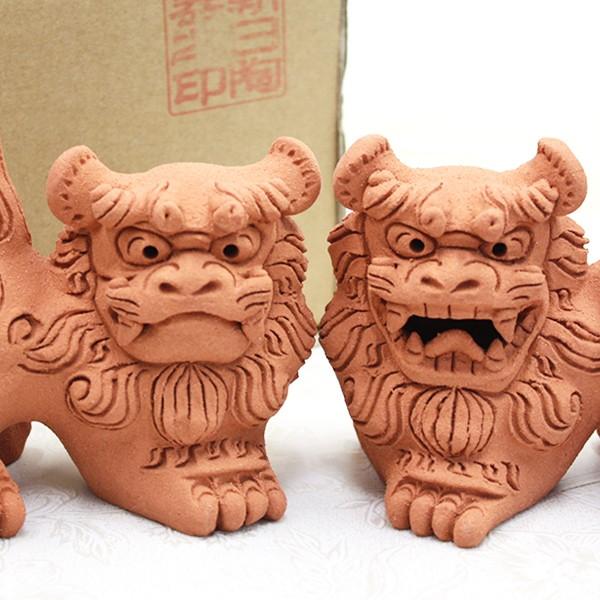 シーサー 素焼き 伏せ横向き（小） 沖縄 お土産 置物 玄関 魔除け