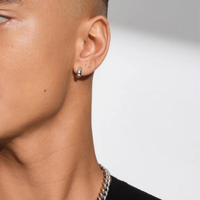 TOM WOOD（トムウッド） Ice Huggies シルバー ミニ フープピアス