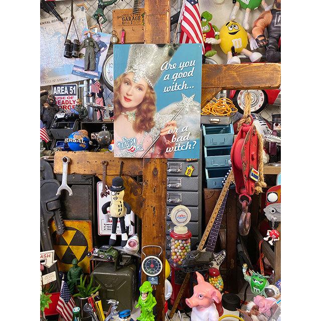 オズの魔法使い 北の良い魔女グリンダ ブリキ看板 （GOOD OR BAD WITCH