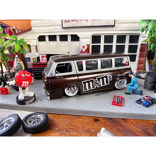 Jada m&m's レッド 1965年フォード エコノライン ダイキャストミニカー