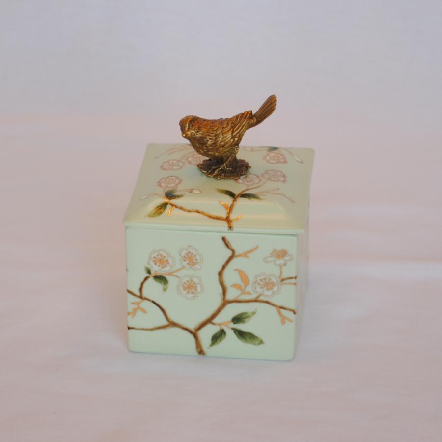 ボックス BOX 鳥 陶磁器 真鍮 蓋つき小物入れ 雑貨 桜 アンティーク調