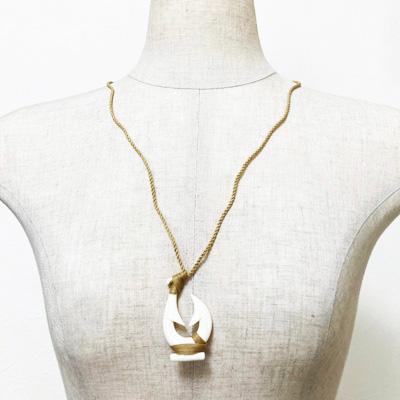 フィッシュフック ボーン カービング ネックレス〈 台形 釣り針〉水牛