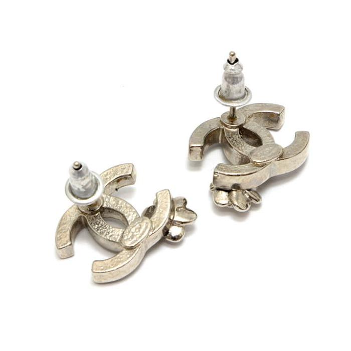 CHANEL（シャネル） 美品 カメリア ココマーク ピアス 黒×シルバー 07P