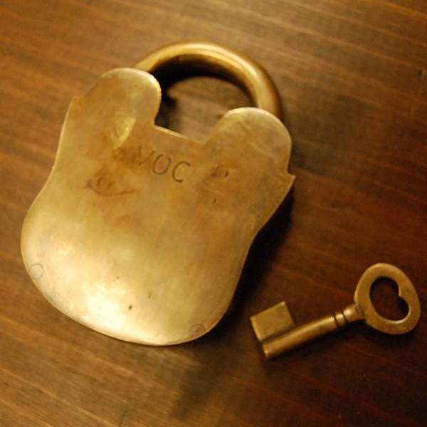 南京錠167 真鍮製錠前 ブラス 鍵 錠前 重厚感 真鍮金具 インドネシア直