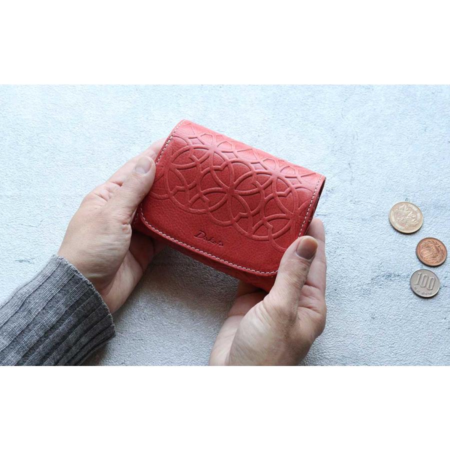 Dakota（ダコタ） 二つ折り財布 かぶせ リリーヴォ 七宝紋 花柄