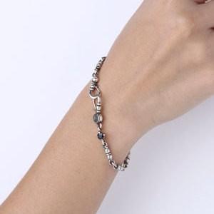 AQUA SILVER（アクアシルバー） メンズブラックCZアラベスクシルバー