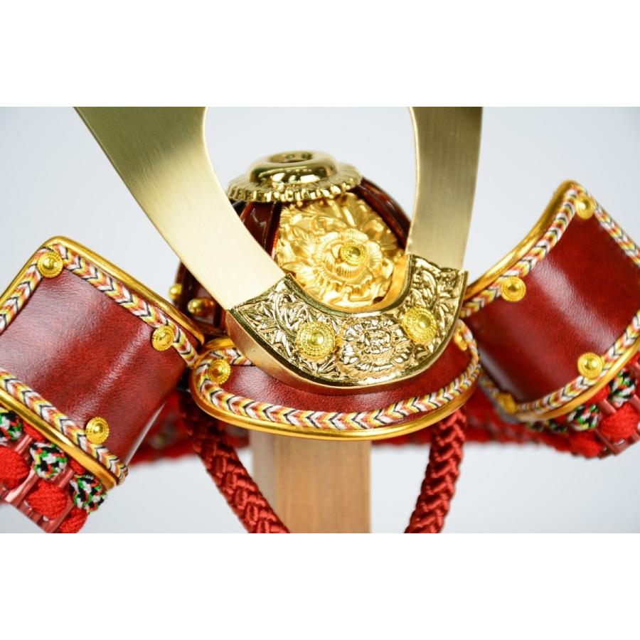 選べる3種】 五月人形 寛蔵作 面頬 兜飾り 若葉/藤/真紅 5号 飾り台