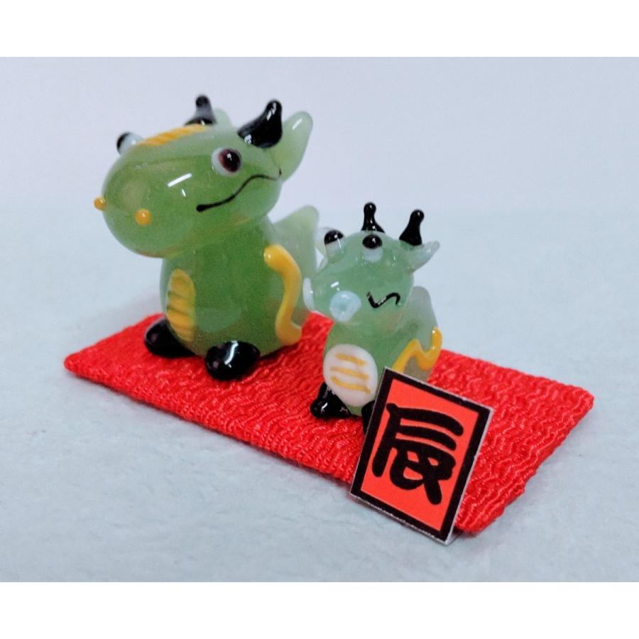 ガラス細工 12支親子 辰 たつ（布台付）ミニチュア 置物 干支 十二支