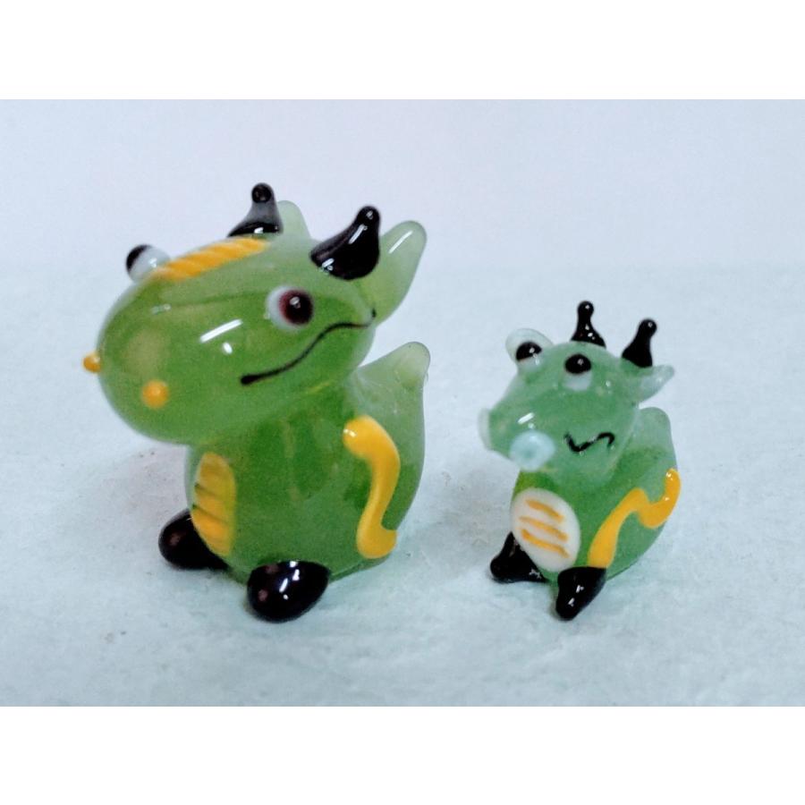 ガラス細工 12支親子 辰 たつ（布台付）ミニチュア 置物 干支 十二支