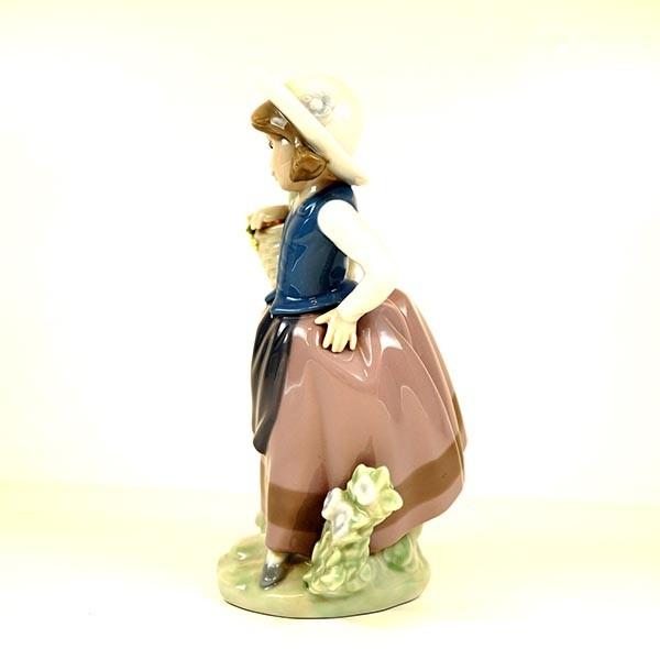 LLADRO（リヤドロ） 甘い花の香り 少女 帽子 かご 陶器 人形 置物