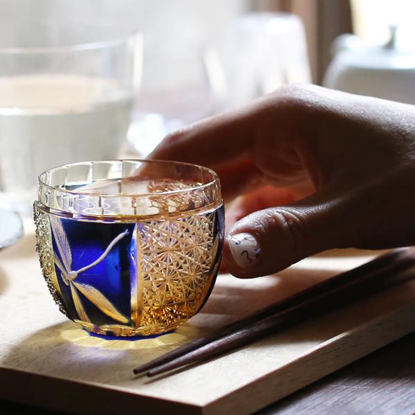 江戸切子 蜻蛉（トンボ）の酒杯 琥珀瑠璃 グラヴィール 堀口硝子