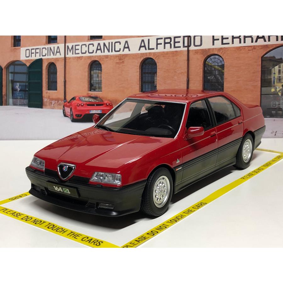 Spark Alfa Romeo 8C 2010 レッド 2010 Alfa Romeo 8C Spider – Review