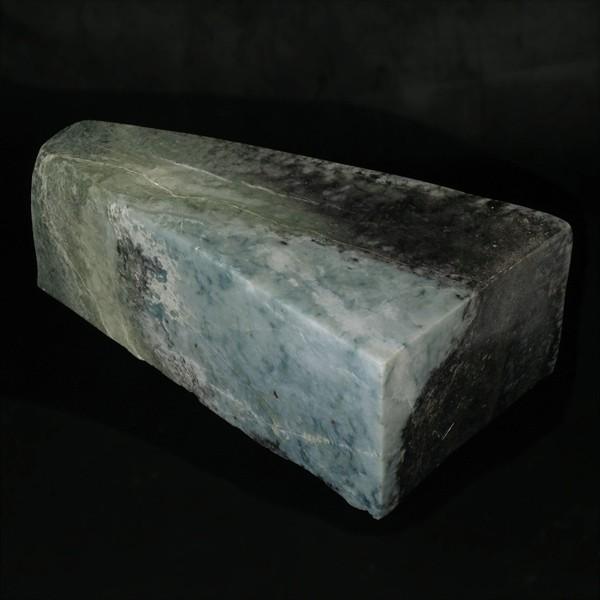 糸魚川翡翠 原石 入コン沢 青翡翠 国産 1728g 産地証明書 付き 糸魚川