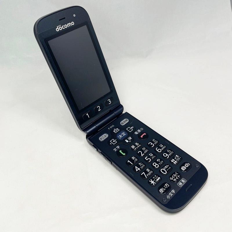 未使用品 完品 らくらくホン ベーシック4 F-01G ガラケー 折り畳み式