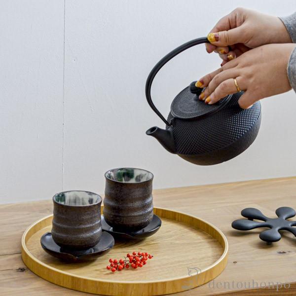 岩鋳（IWACHU） 鉄瓶 7型 特製アラレ紋 内面釜焼・外面黒焼付仕上げ IH