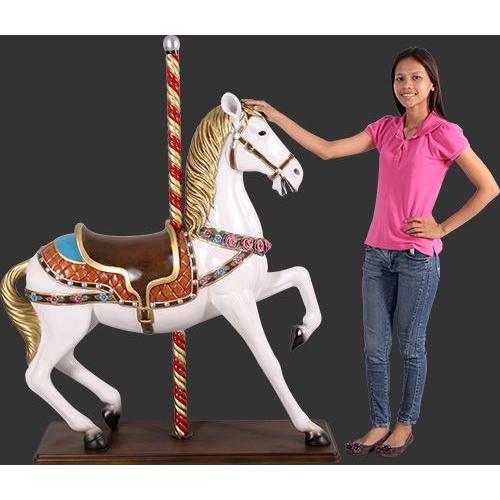 メリーゴーランドで使われていた木馬 メリーゴーランドで使われていた木馬