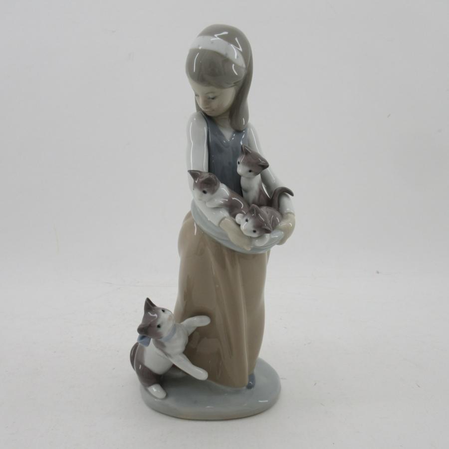 リヤドロ #1309 「子猫をエプロンに」 絶版 Lladro/陶器/フィギュリン