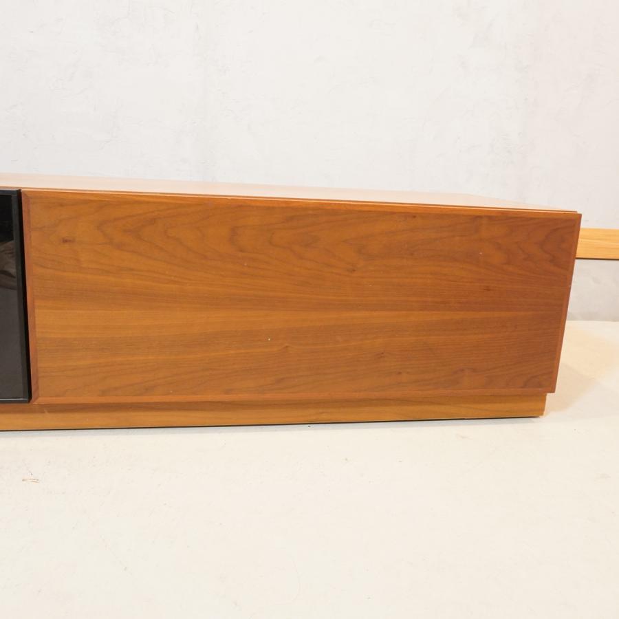 ACTUS(アクタス)のSHINE(シャイン)テレビボードです。ウォールナット材