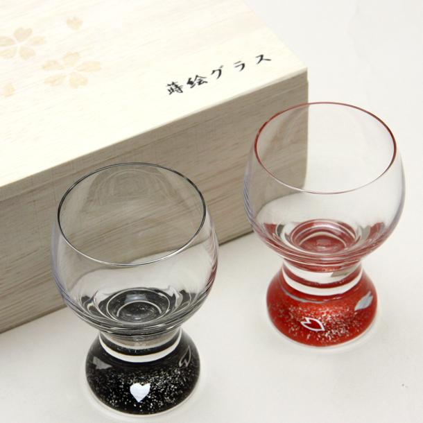 ぐいのみ ガラス ペア 花びら 赤 ＆ 黒 手描き 漆 蒔絵 盃 越前漆器