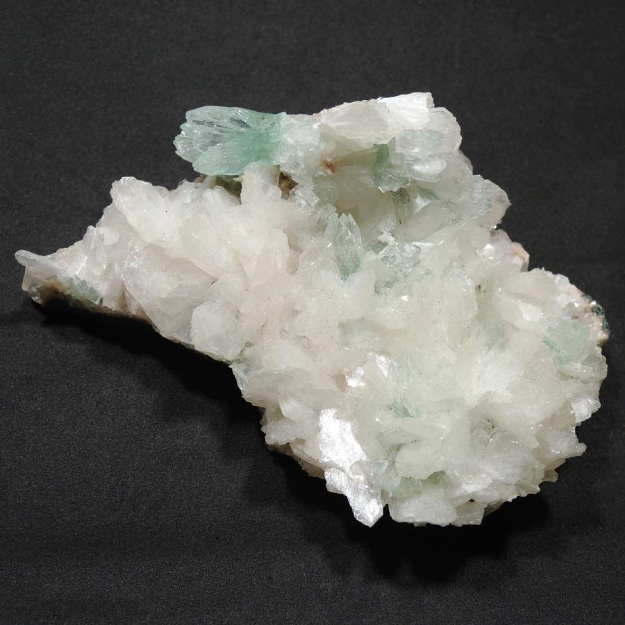 アポフィライト 魚眼石 鉱石 鉱物 ミネラル 標本 原石 母岩付き 犬牙状