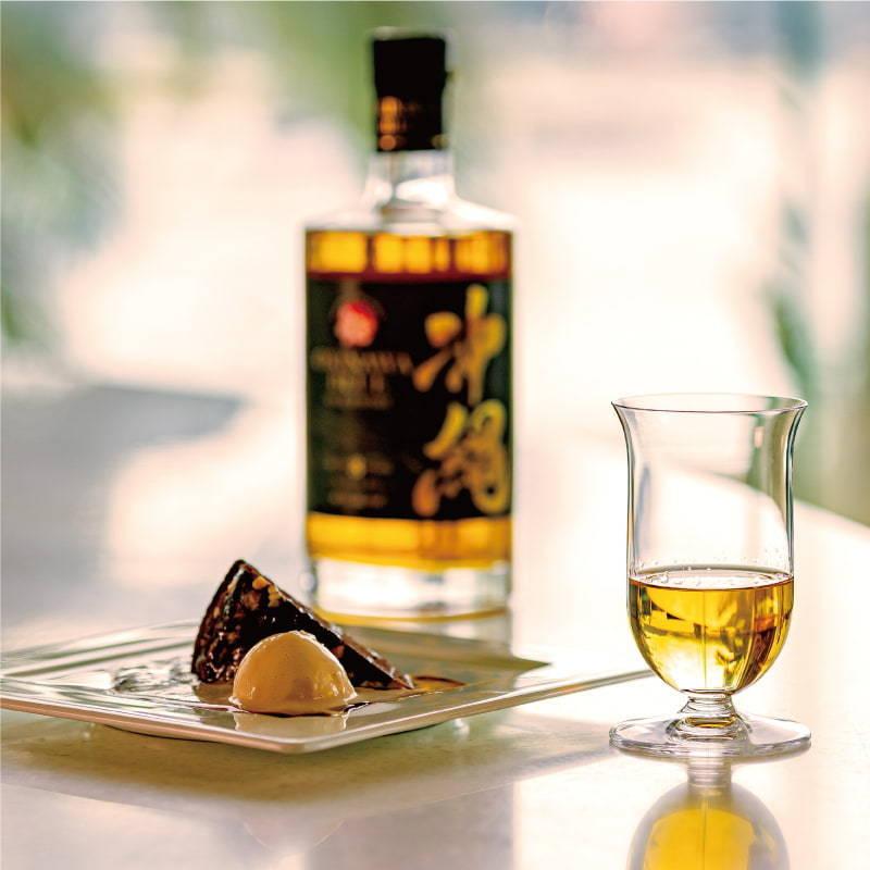 久米仙 沖縄 ISLAND BLUE 8年 40度 ウイスキー 700ml（通常箱） : 久米