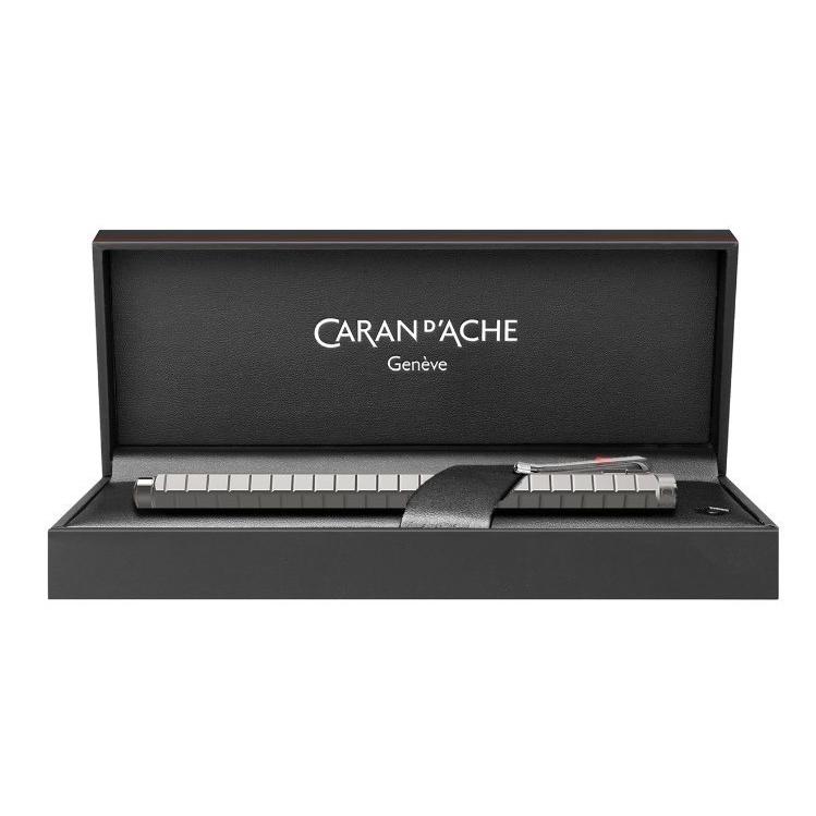 CARAN d'ACHE（カランダッシュ） ローラーボール エクリドール