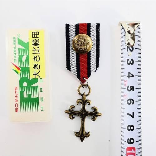 バッジ ミリタリー 勲章 グレー 紺 赤 十字架 クロス ブロンズ cc10