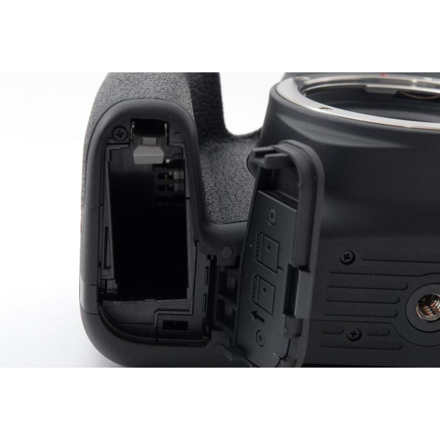 EOS Kiss キヤノン デジタル一眼 CANON X9i ダブルズームキット 中古