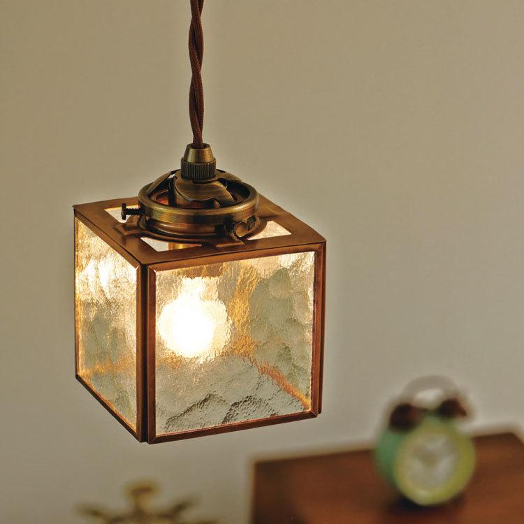 ペンダントライト キューブ型 四角形 ガラス製 3灯 おしゃれ 6畳用