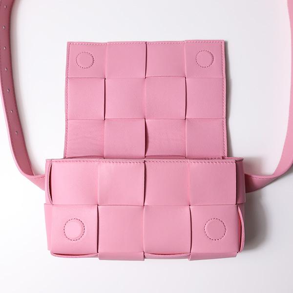 BOTTEGA VENETA（ボッテガ・ヴェネタ） CASSETTE Shoulder Bag
