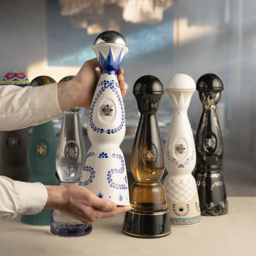 テキーラ 正規品 クラセアスール レポサド 750ml 40度 箱入り 8ヵ月