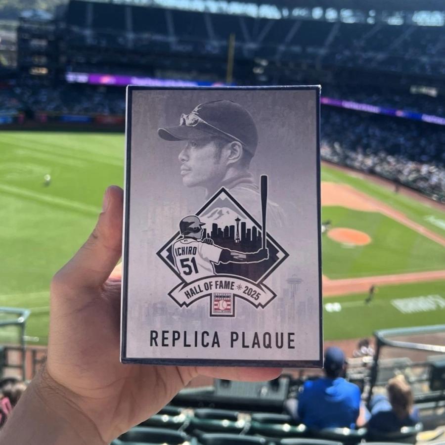 カ*ー様 8/10球場限定 シアトルマリナーズ イチロー 野球殿堂 プラーク