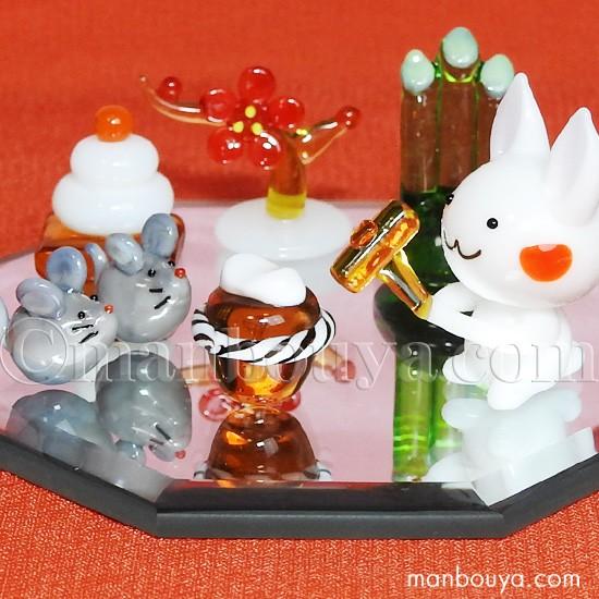 ガラス細工 干支 うさぎ 置物 正月 飾り グラススクエア ウサギ餅つき