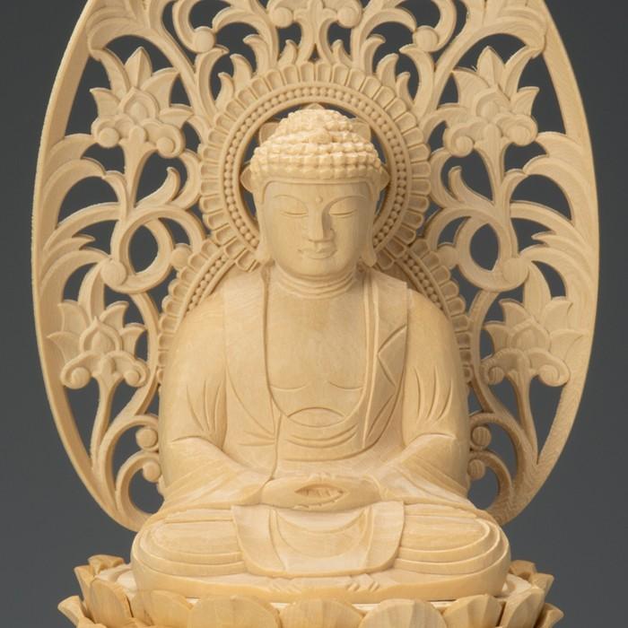 白檀 釈迦如来座像 八角台座 木彫仏像 仏教美術 白木 八角台座（手彫