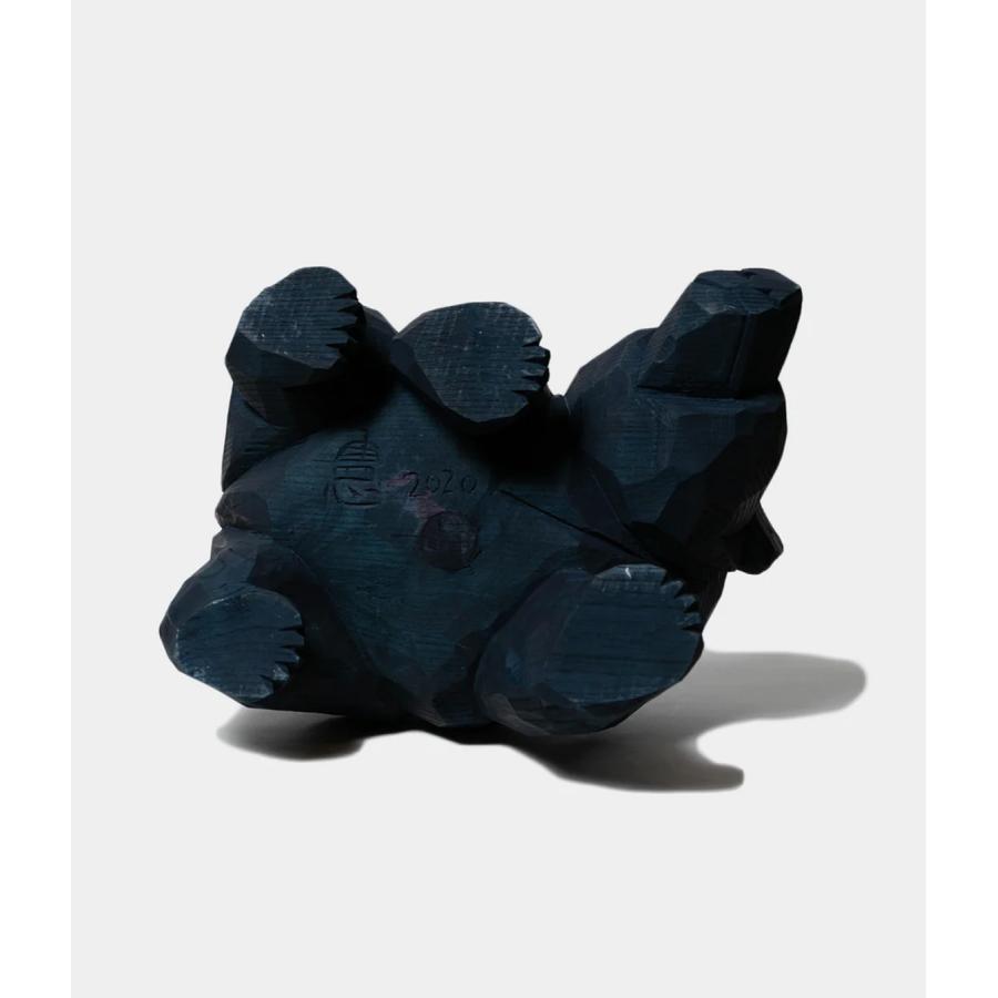 佐藤憲治作 木彫り 這い熊 徳島本藍染 佐藤憲治作 木彫り 這い熊 徳島