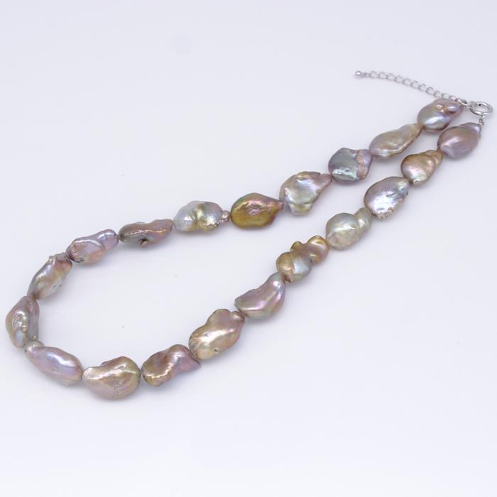 淡水バロックパールネックレス メタリック 金具シルバー 変形 個性的