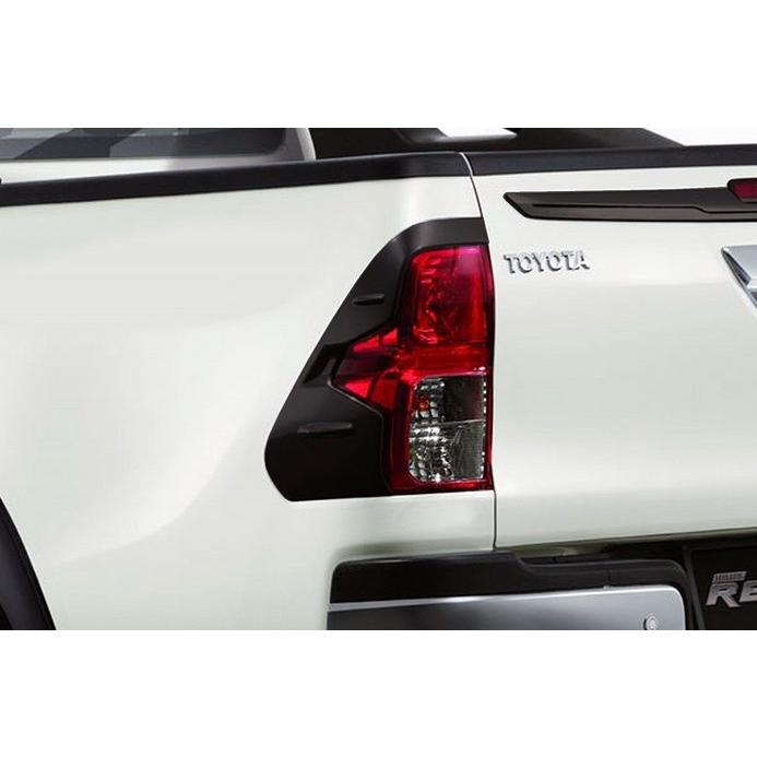 GUN125ハイラックス海外トヨタ純正 テールランプカバー【マット