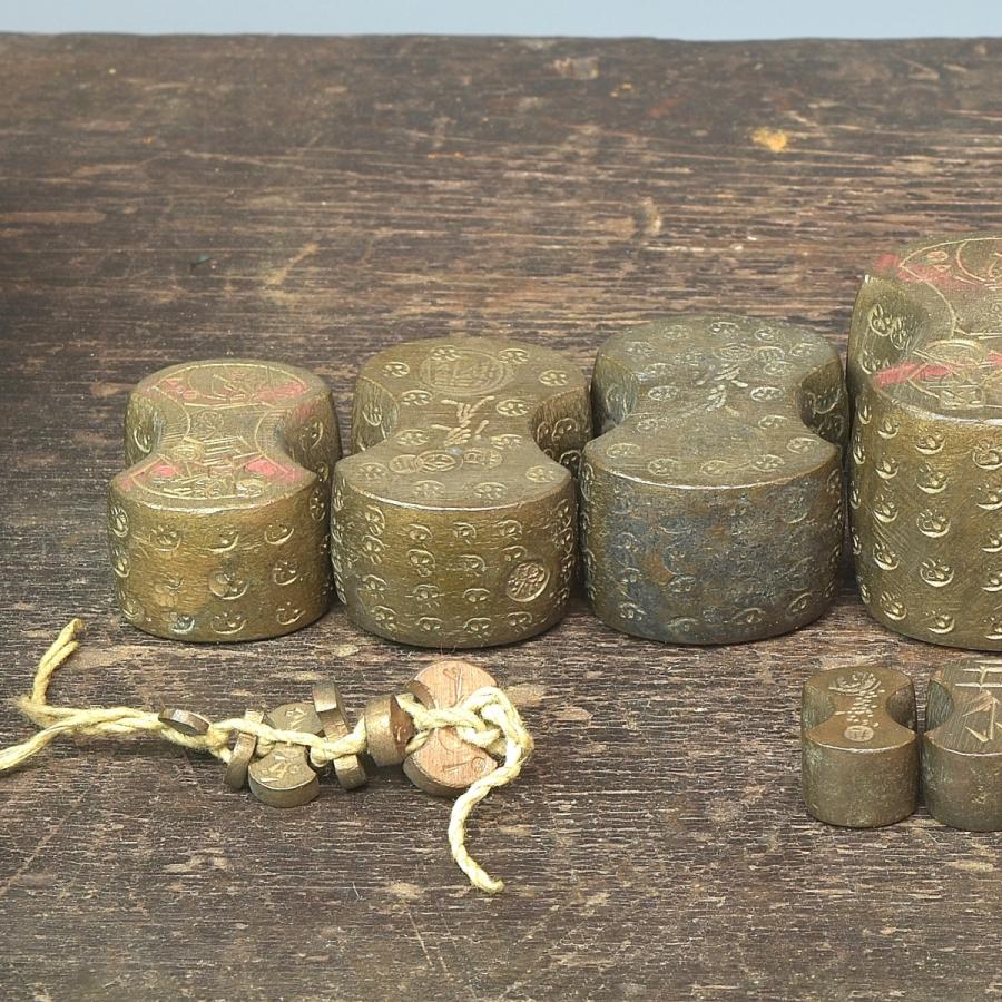 趣楽】 江戸時代 両替秤 分銅15種 高さ73cm 重量9，1kg 天秤