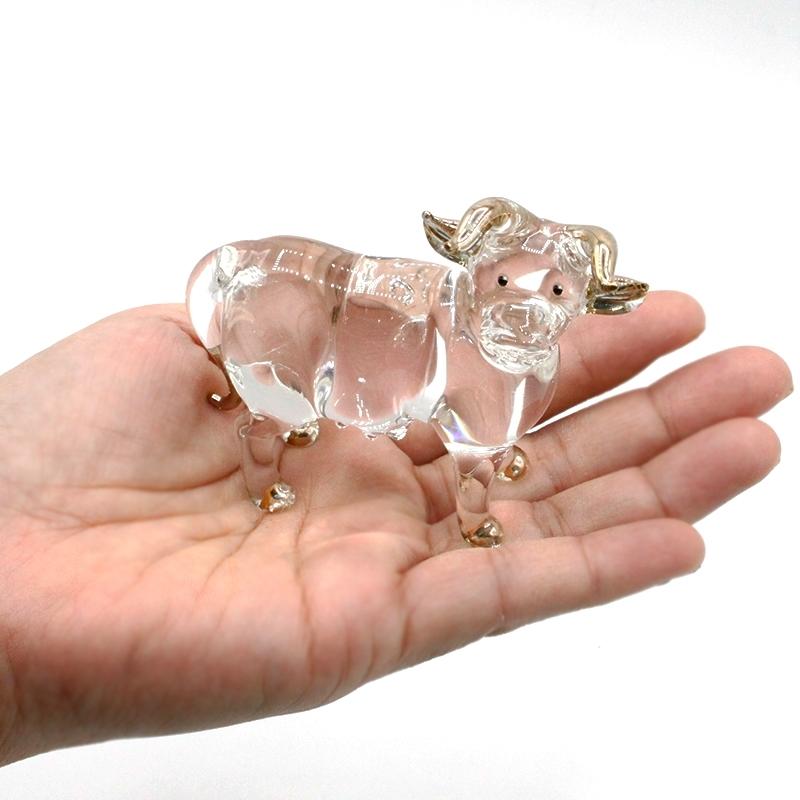 クリスタル ガラス製 開運 干支の置物 丑 ウシ 大サイズ 金俵 赤い敷物