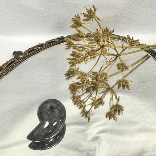 黒翡翠 勾玉 まが玉 翡翠 ブラック ジェダイド ひすい ヒスイ お守り